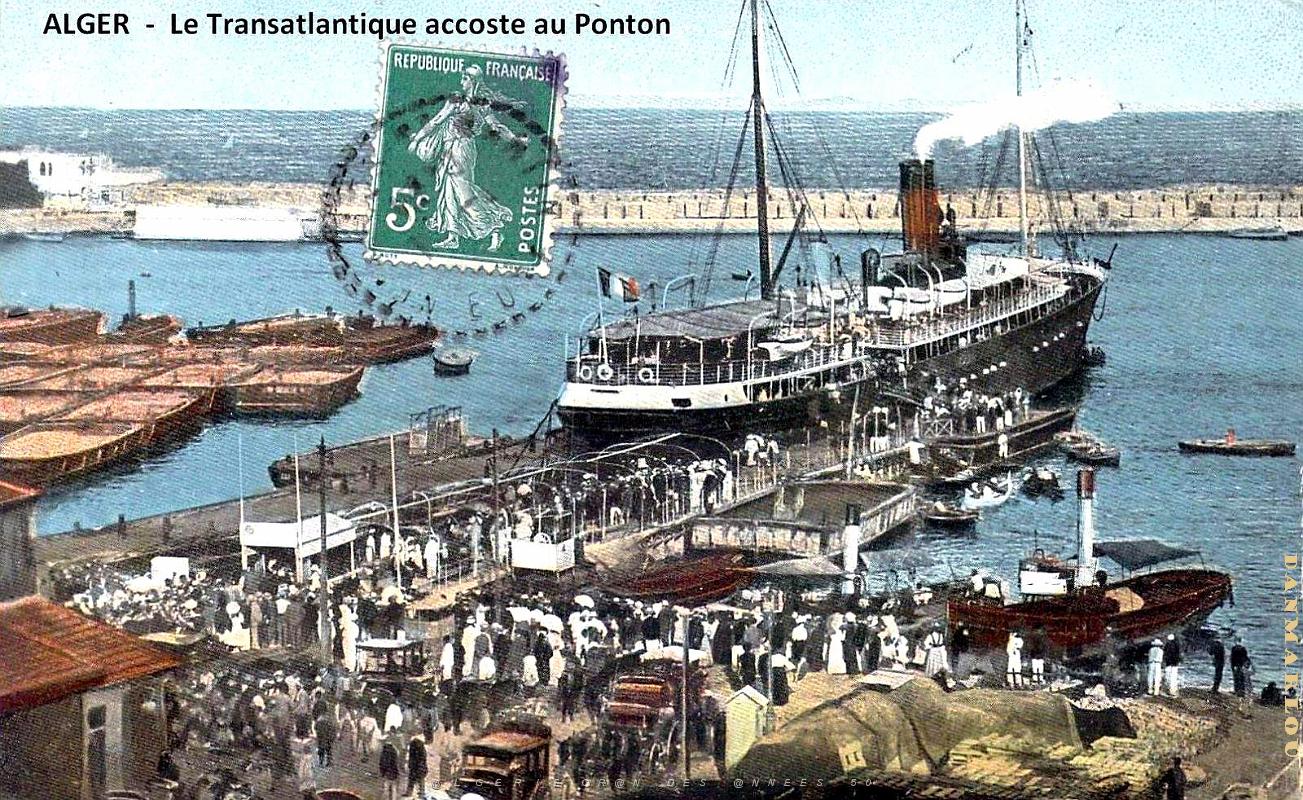 Alger - Transatlantique accoste au Ponton.jpg